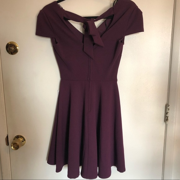 Core Social dress - Picture 3 of 3